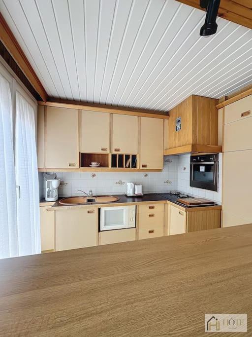 1er Etage, A 50m