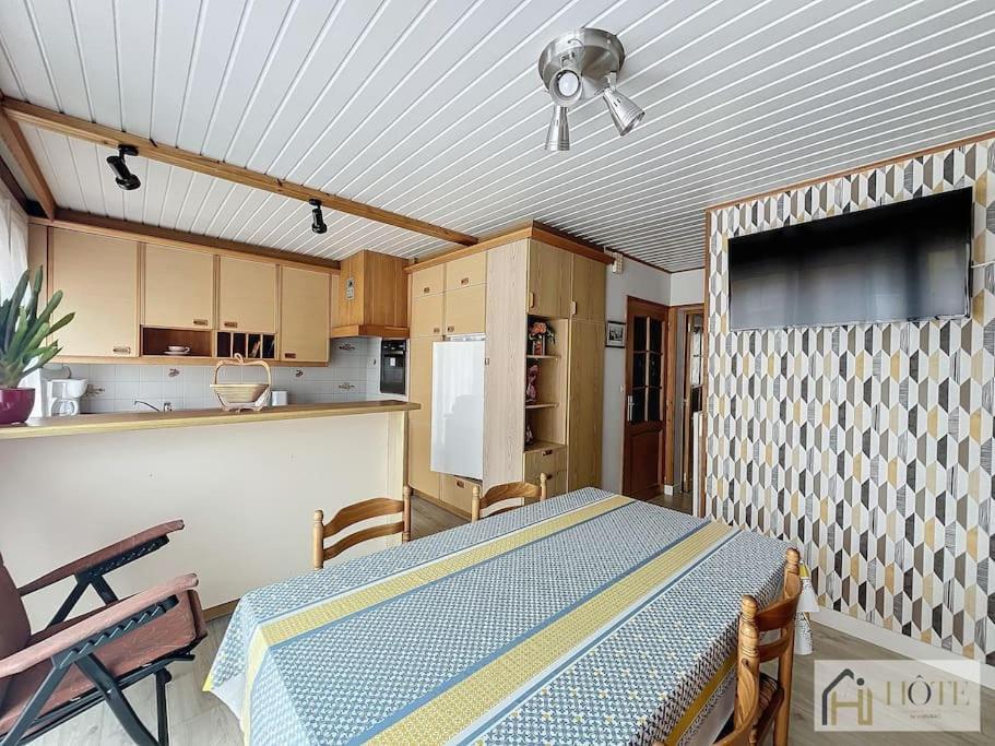 1er Etage, A 50m *